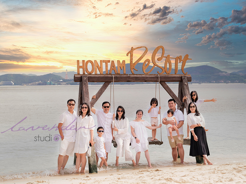 Giá gói chụp ảnh đại gia đình ngoại cảnh ở biển Nha Trang bao nhiêu Giá gói chụp ảnh đại gia đình ngoại cảnh ở biển