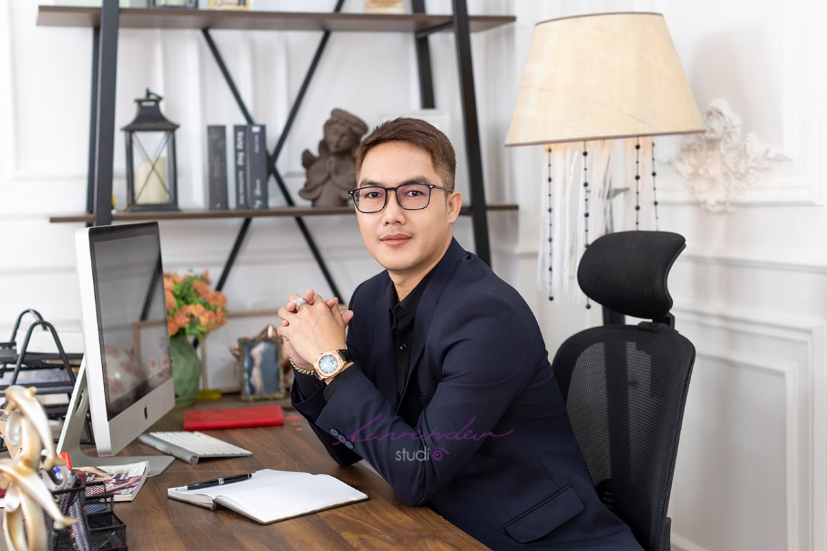 Giá dịch vụ chụp hình doanh nhân nam Giá dịch vụ chụp hình doanh nhân nam