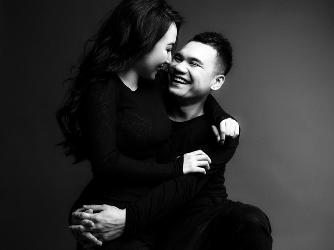 Chụp ảnh couple trắng đen nghệ thuật mới lạ mà đẹp