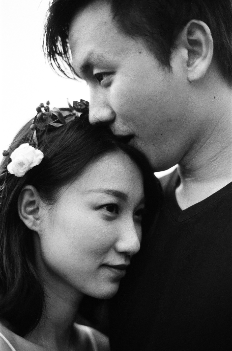 Chụp ảnh couple trắng đen nghệ thuật mới lạ mà đẹp