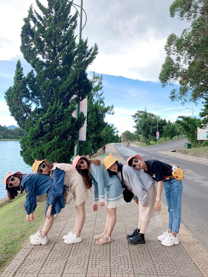 concept chụp ảnh nhóm ấn tượng để lưu giữ kỷ niệm đẹp