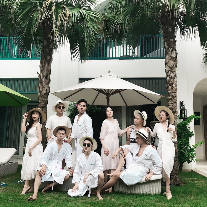 concept chụp ảnh nhóm ấn tượng để lưu giữ kỷ niệm đẹp