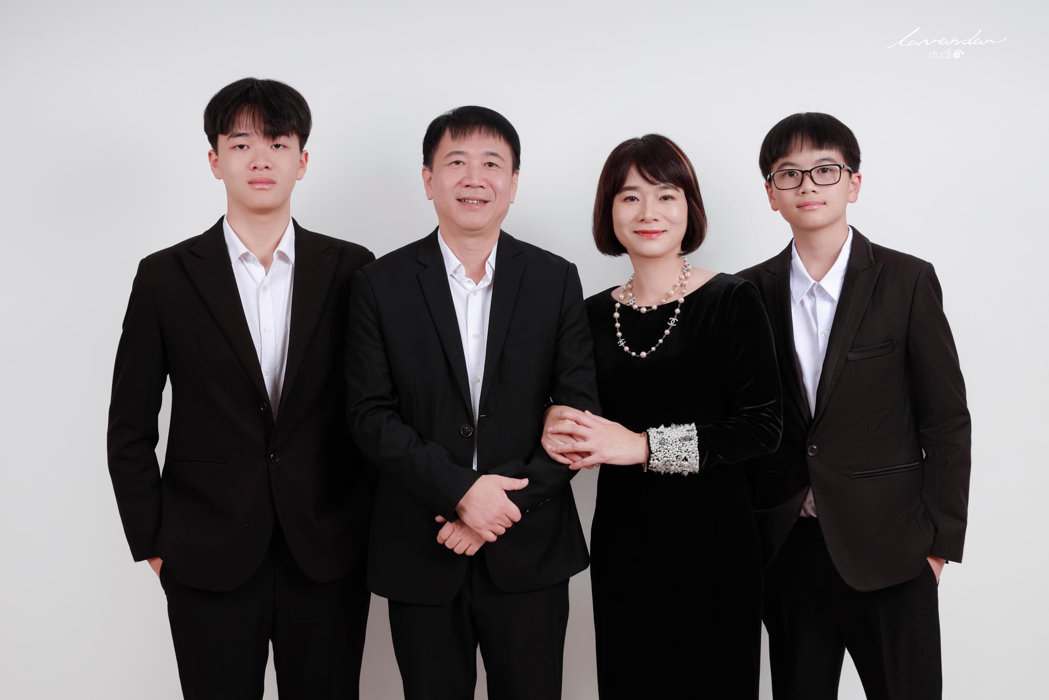 Sở hữu bộ ảnh gia đình Tết đẹp như tạp chí tại Tp.HCM