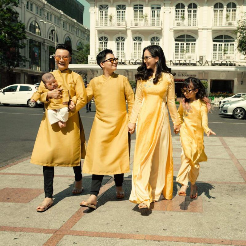 Sở hữu bộ ảnh gia đình Tết đẹp như tạp chí tại Tp.HCM