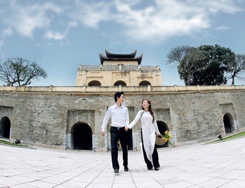 chụp ảnh couple tết với áo dài tại Hà Nội