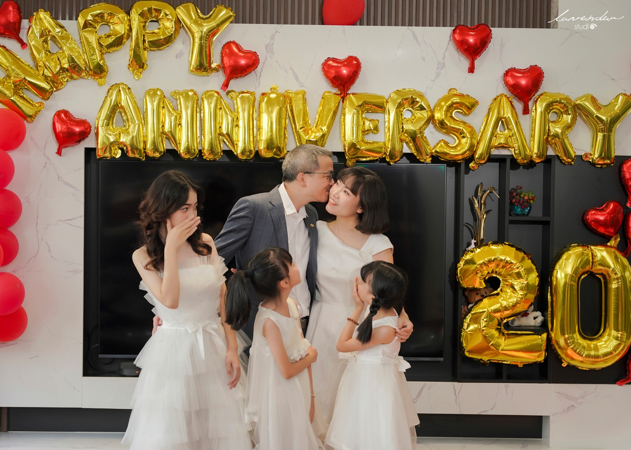 Gắn kết gia đình với bức ảnh Tết 2025 ngay tại nhà