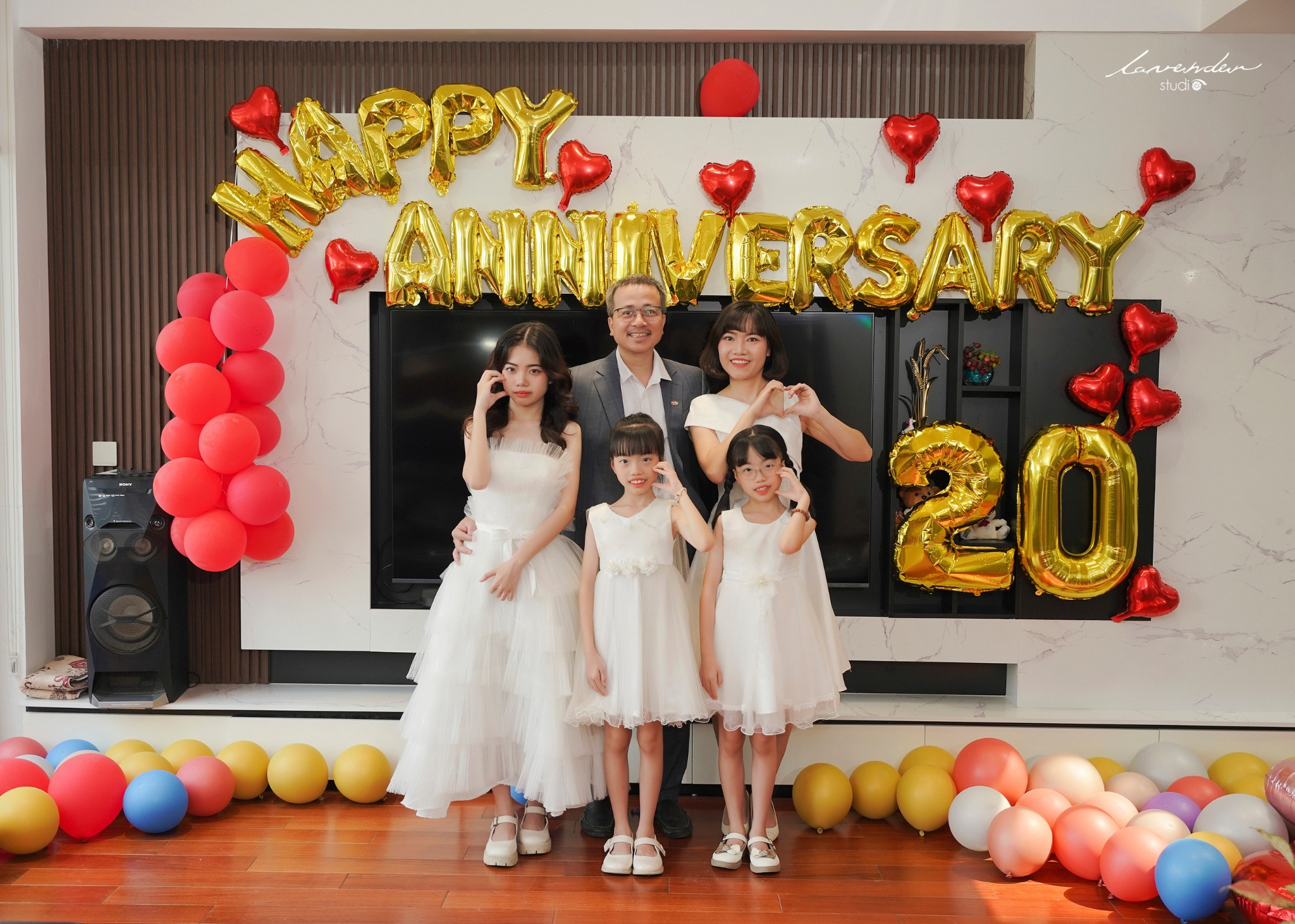 Gắn kết gia đình với bức ảnh Tết 2025 ngay tại nhà