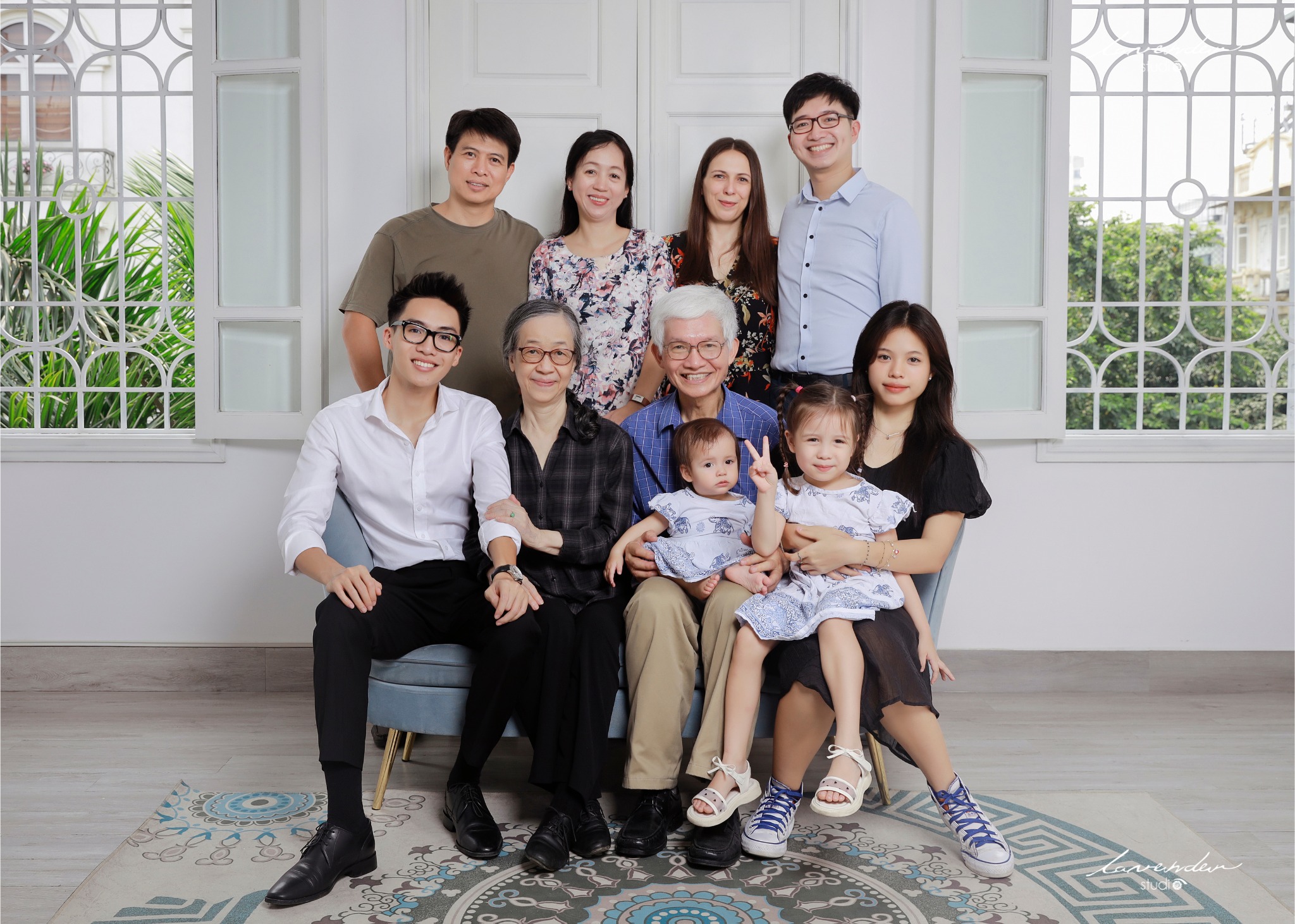 Gắn kết gia đình với bức ảnh Tết 2025 ngay tại nhà