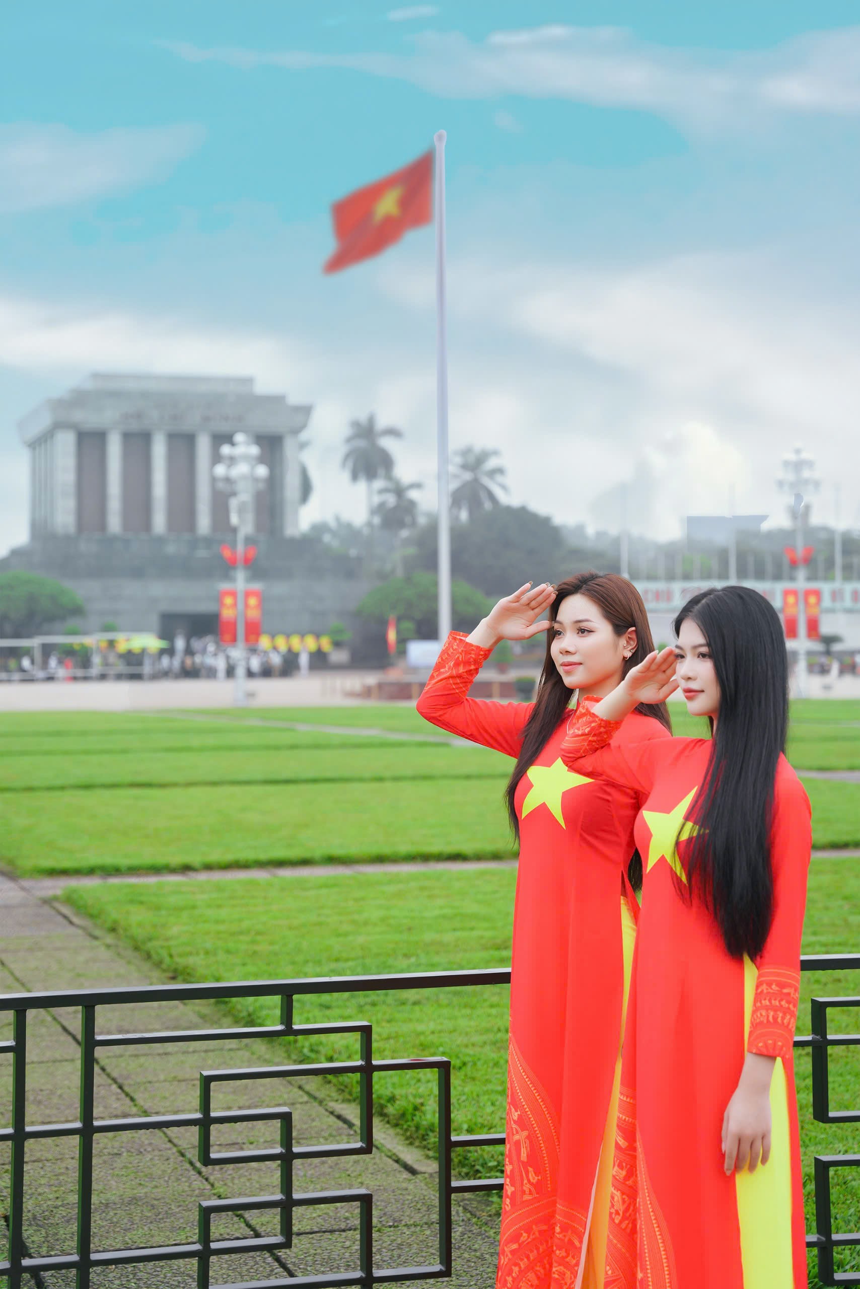 10 địa điểm chụp ảnh áo dài Tết tại Hà Nội xuân 2025 dành cho các cô nàng