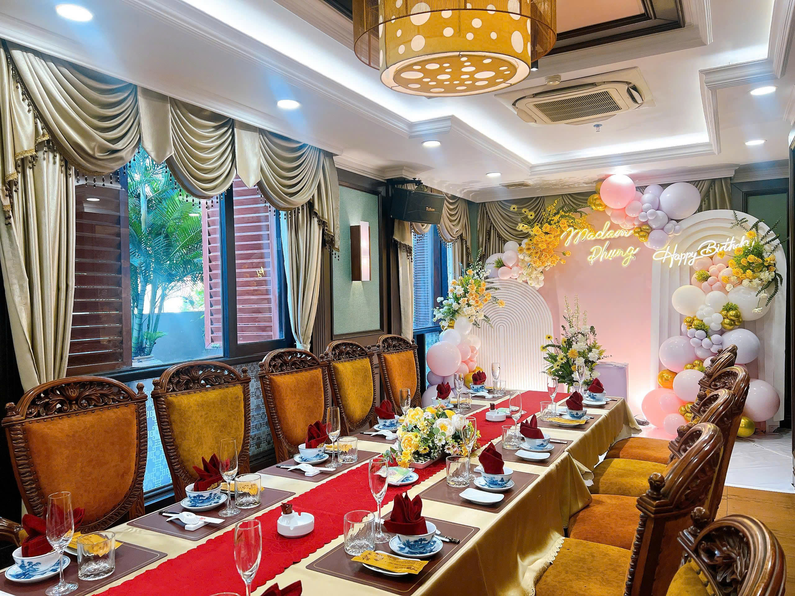 Tìm ngay 10 địa chỉ nhà hàng tiếp khách sang trọng tại Thành phố Hồ Chí Minh Tìm ngay 10 địa chỉ nhà hàng tiếp khách sang trọng tại Thành phố Hồ Chí Minh