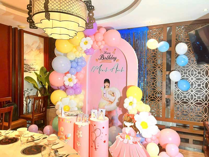 Tổ chức tiệc thôi nôi cho bé có nên tổ chức ở nhà hàng không?