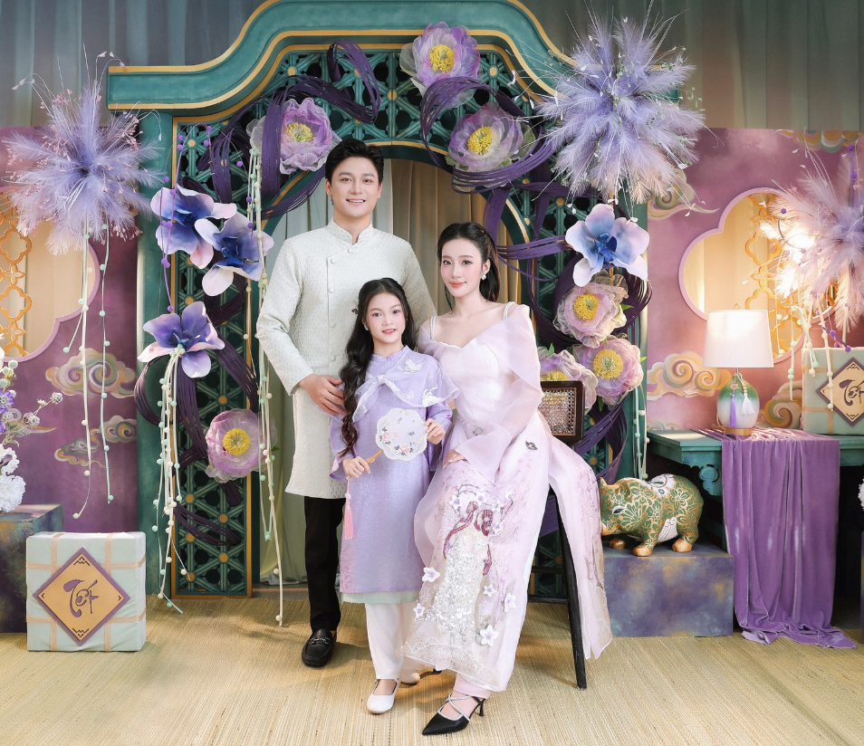 Những lưu ý khi chụp ảnh gia đình áo dài để có bộ ảnh đẹp và tự nhiên Những lưu ý khi chụp ảnh gia đình áo dài để có bộ ảnh đẹp và tự nhiên