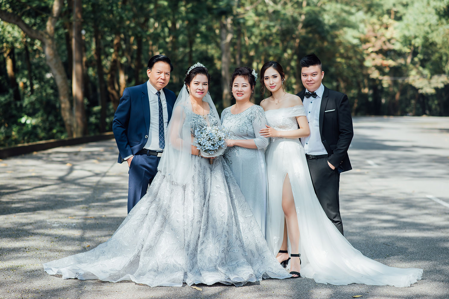 Chụp ảnh kỷ niệm ngày cưới cùng con (2) Chụp ảnh kỷ niệm ngày cưới cùng con (2)